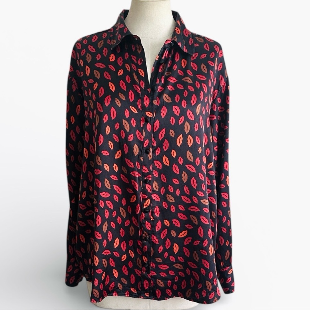 Johnny Was Zamora Boxy Charmeuse LIPS Button Down SILK Blouse sz Medium